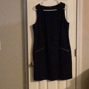 Navy blue sheath dress, size XL, Apt 9, never worn, zipper pockets.